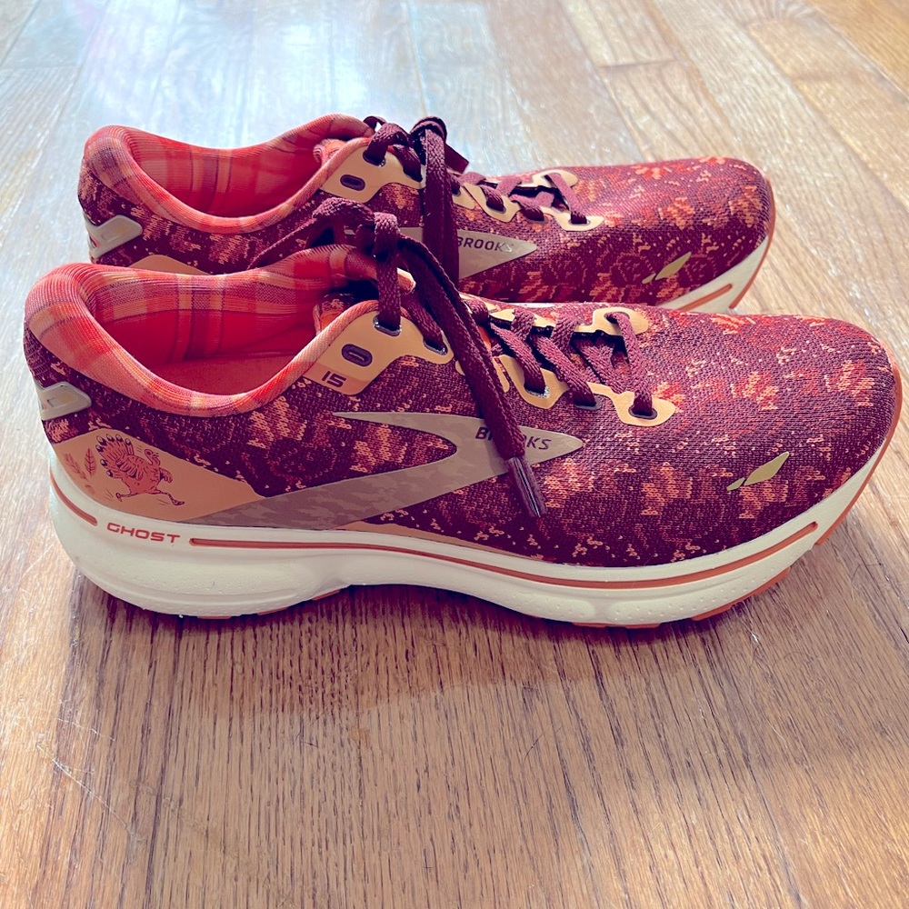 Brooks Women Ghost 15 Running Tennis Shoes Turkey Trot Thanksgiving EUC size 9